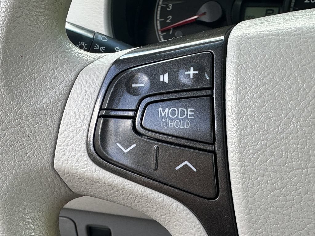 Used 2014 Toyota Sienna LE FWD image 34