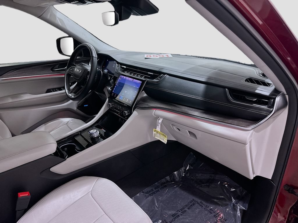 Used 2022 Jeep Grand Cherokee Overland RWD image 29