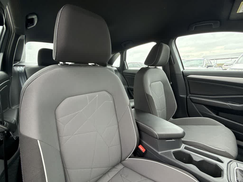 Used 2025 Volkswagen Jetta Sport FWD image 27