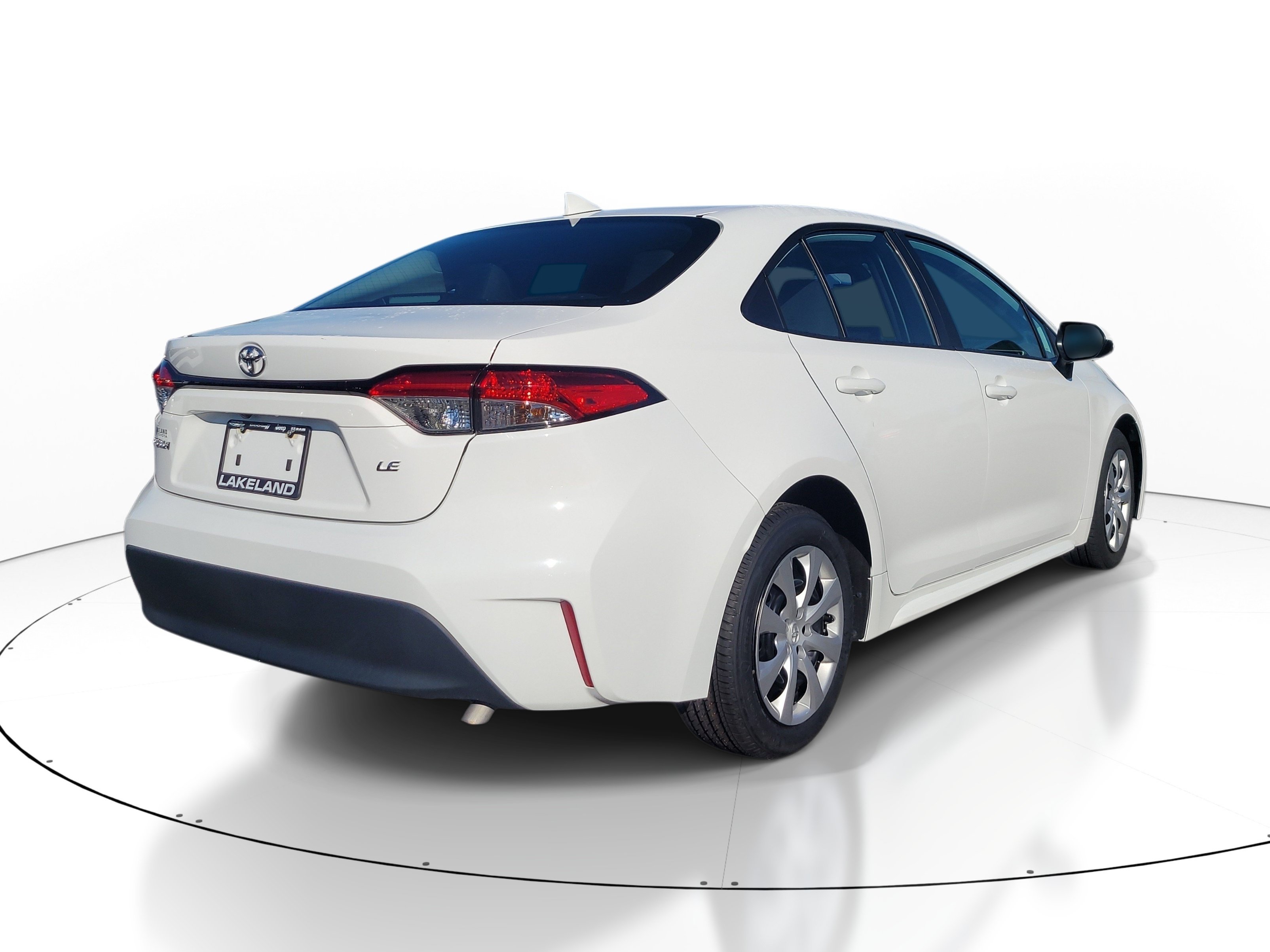 Used 2025 Toyota Corolla LE FWD image 4