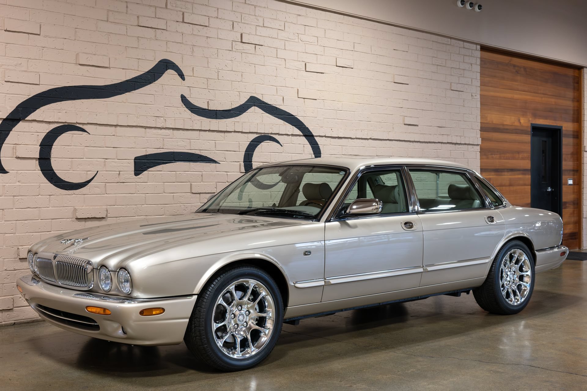 Used 2001 Jaguar XJ Supercharged RWD image 12