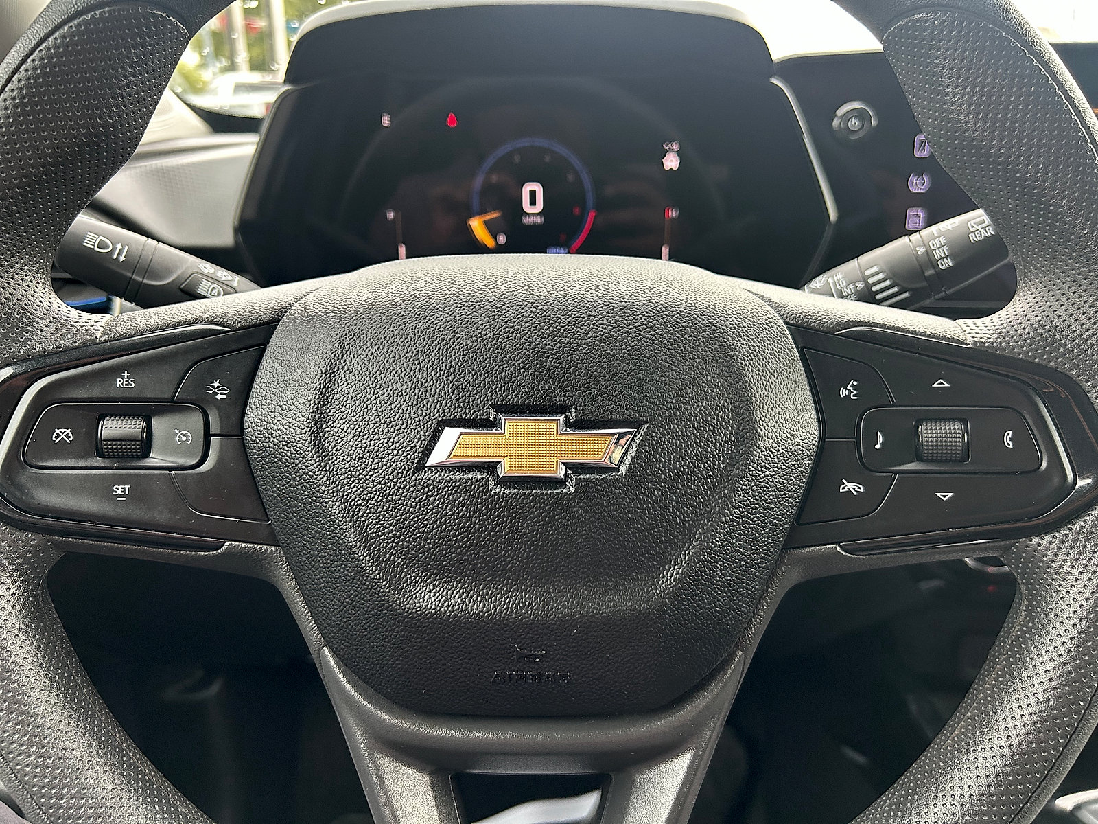 Used 2025 Chevrolet Trax LT FWD image 13