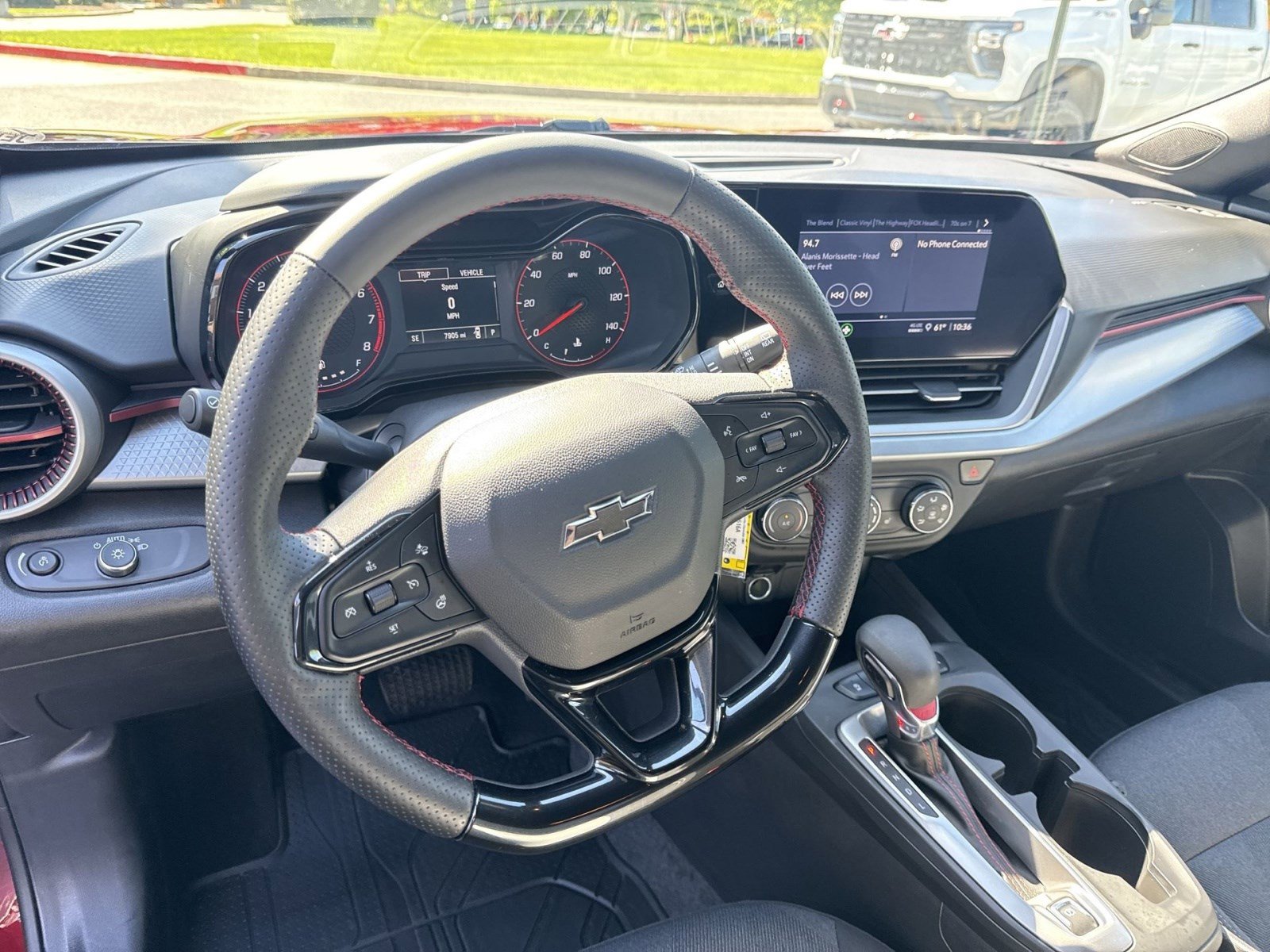 Used 2025 Chevrolet Trax RS FWD image 15