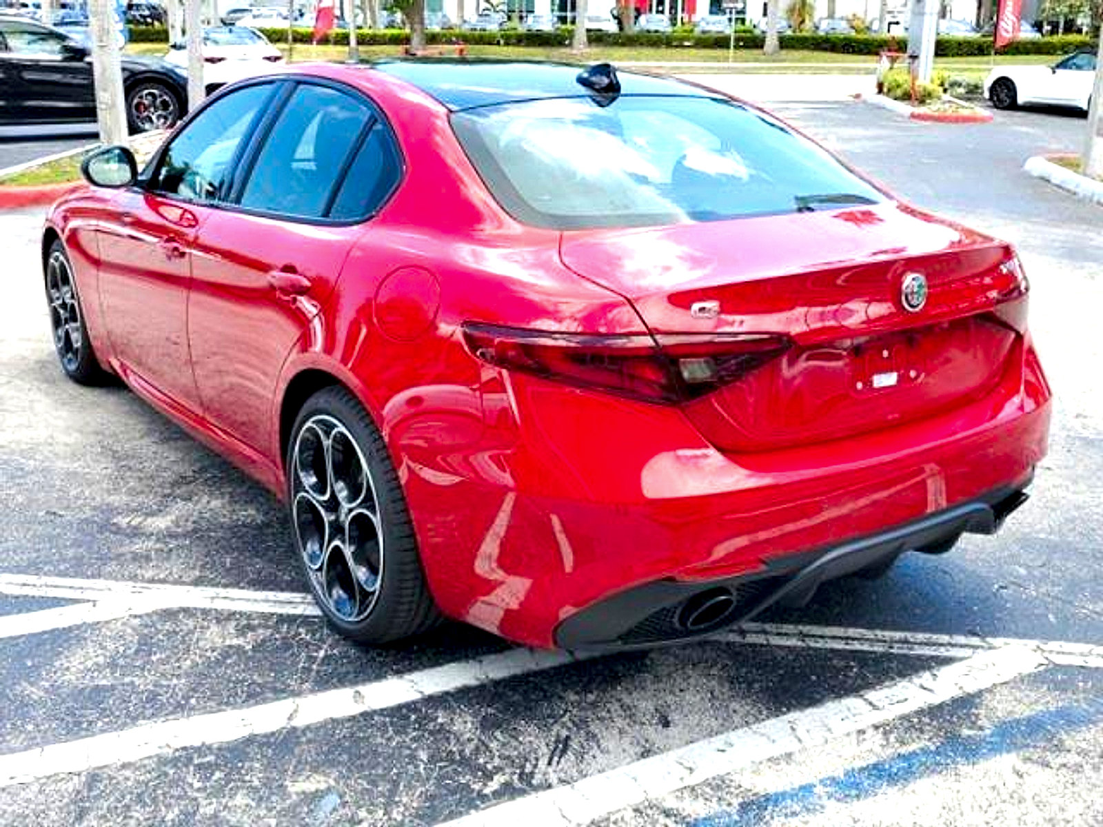 New 2023 Alfa Romeo Giulia Veloce RWD image 4