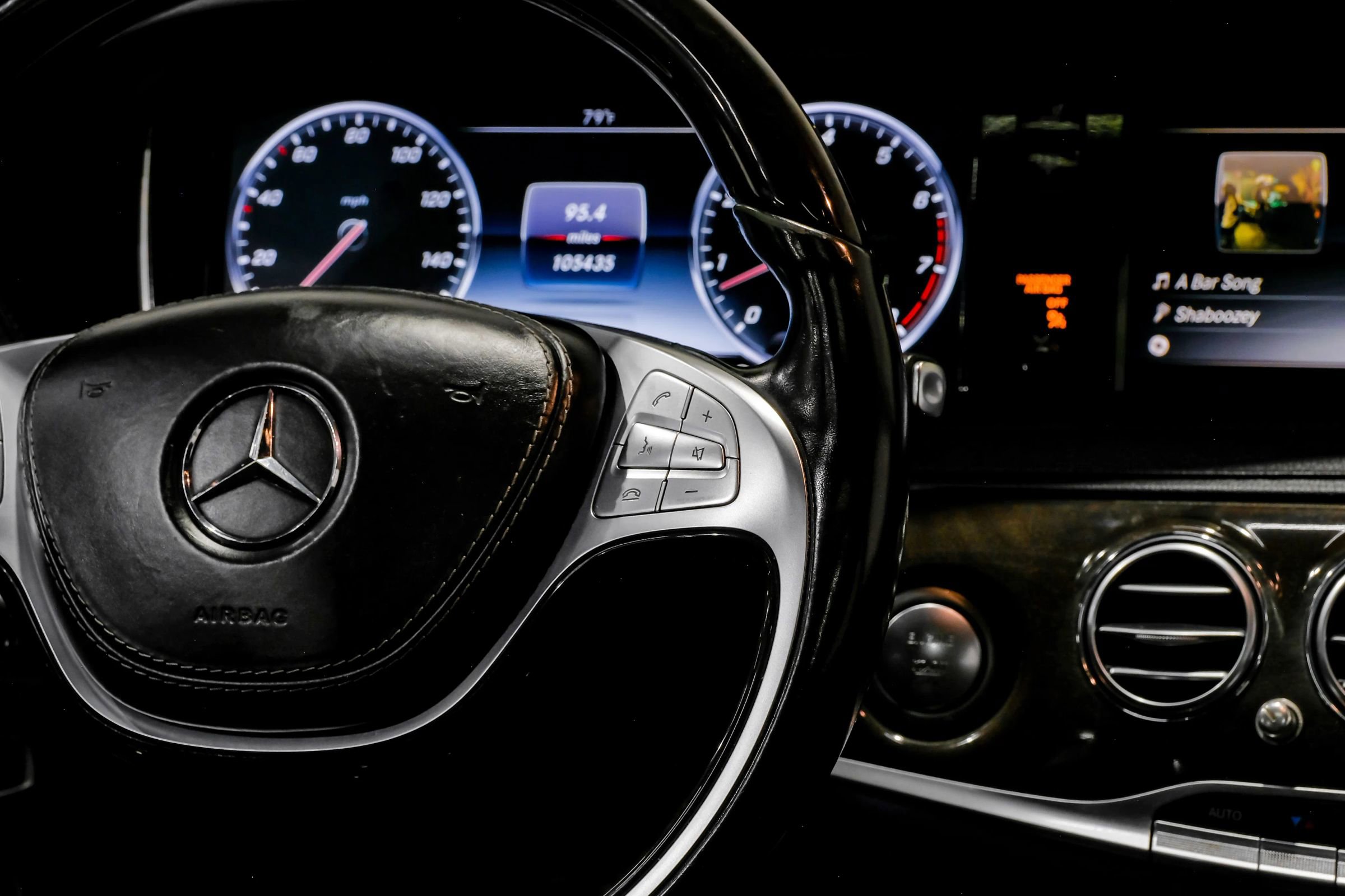 Used 2015 Mercedes-Benz S 550 Sedan w/ Sport Package w/ Sport Package image 25