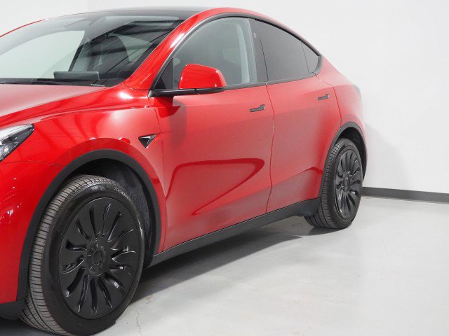 Used 2023 Tesla Model Y Long Range image 50