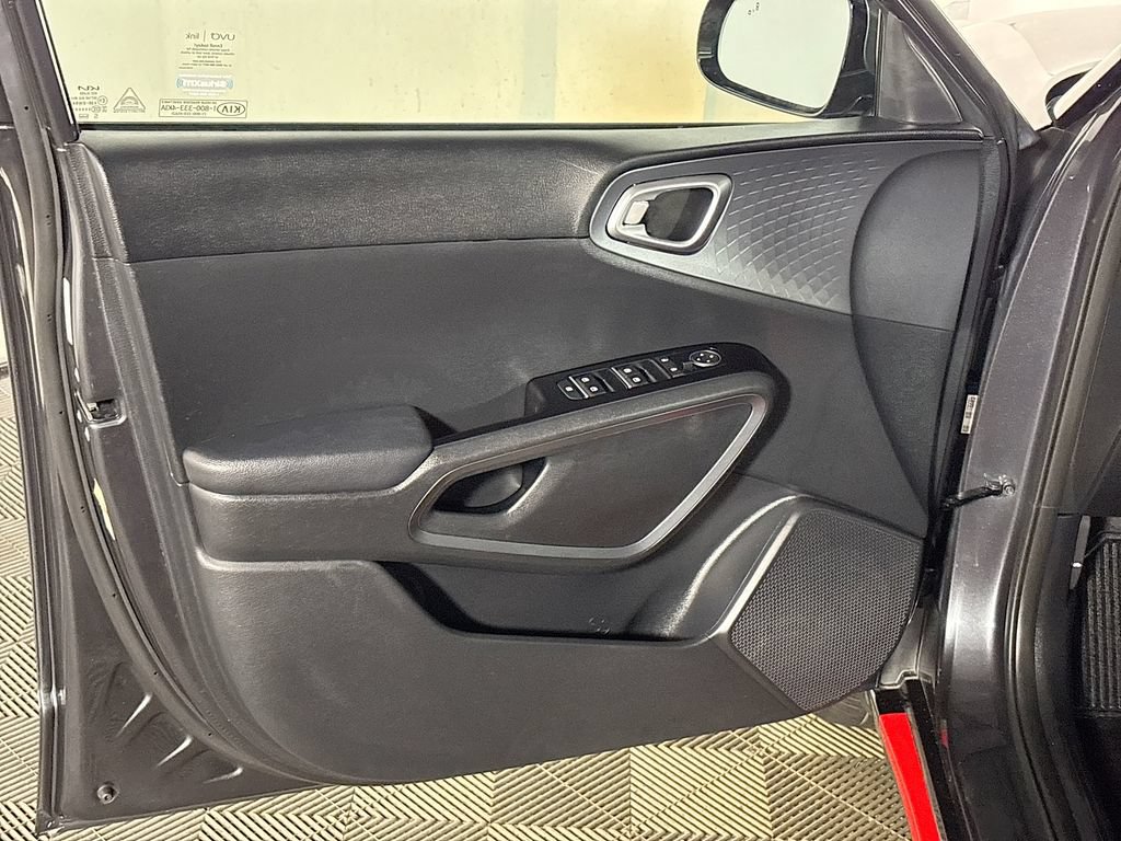 Certified 2022 Kia Soul GT-Line FWD image 11