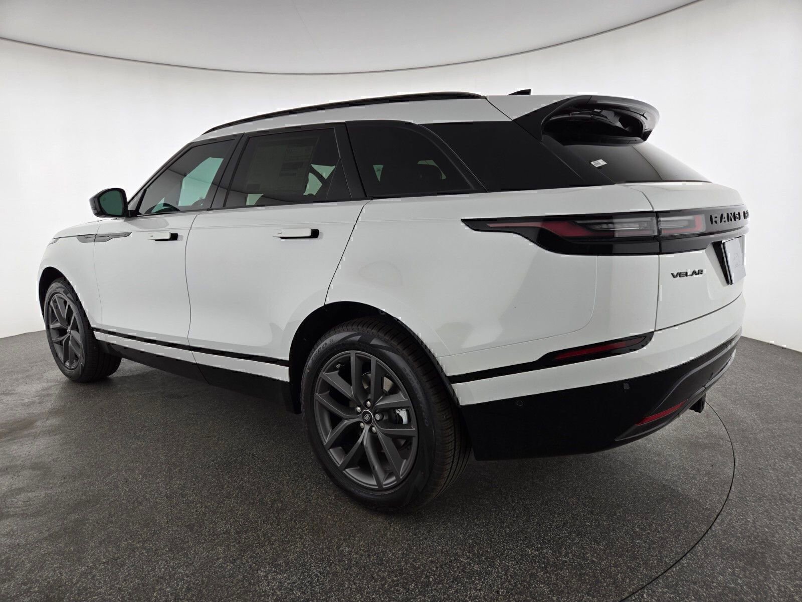 New 2026 Land Rover Range Rover Velar Dynamic SE image 16