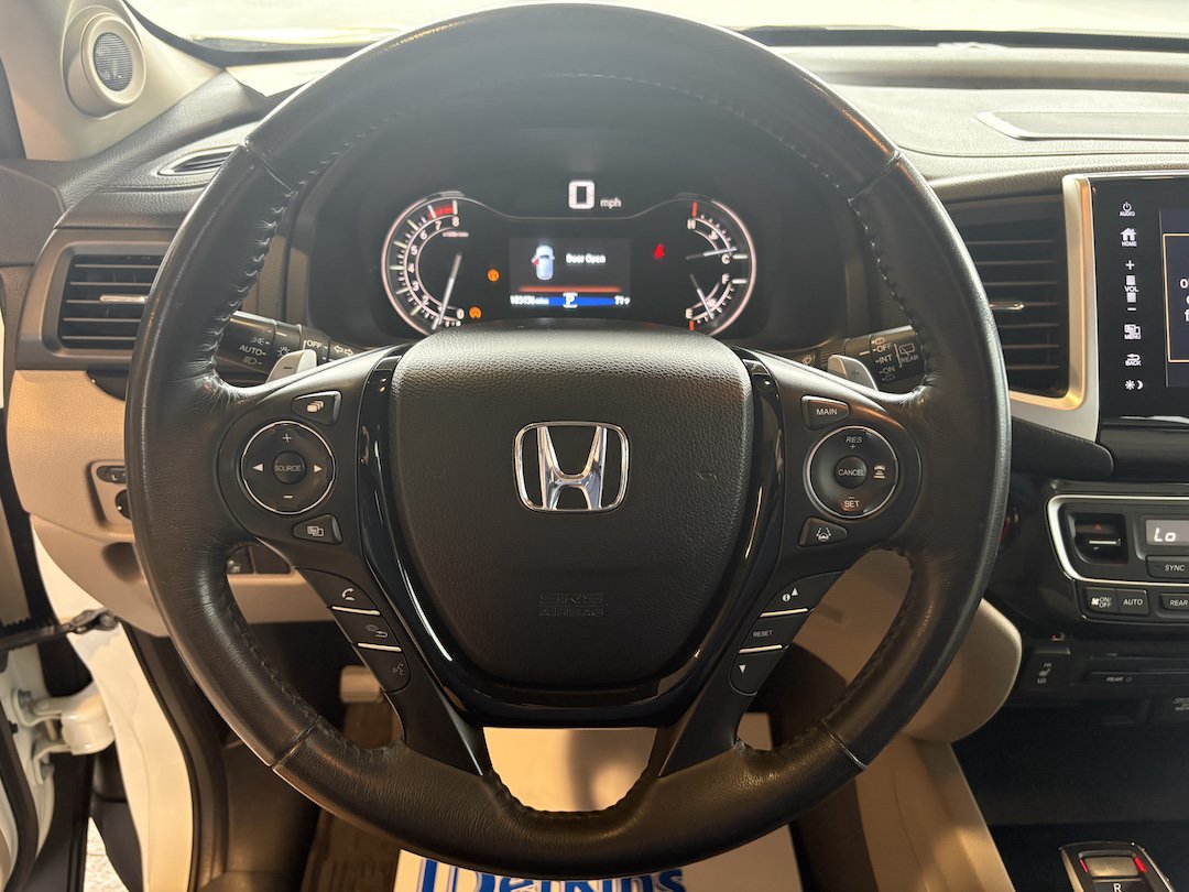 Used 2017 Honda Pilot Touring image 11