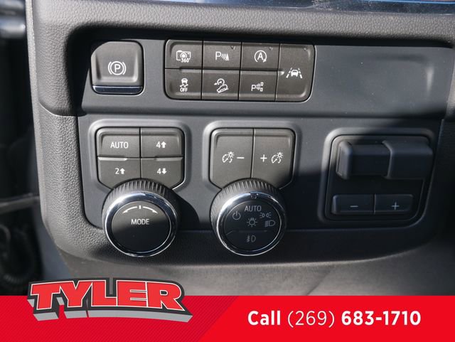 New 2026 Chevrolet Suburban Premier w/ Sun And Tow Package AWD/4WD image 25
