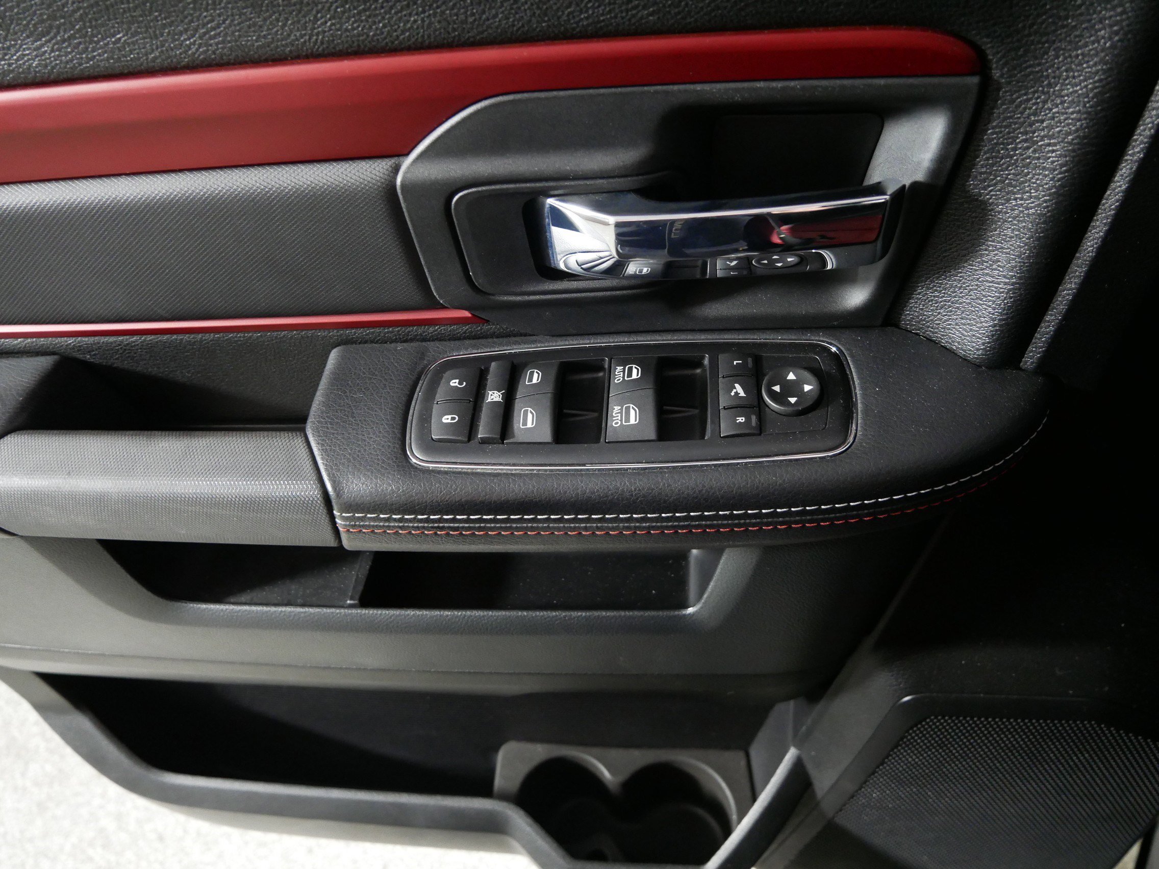 Used 2016 RAM 1500 Rebel w/ Luxury Group image 19