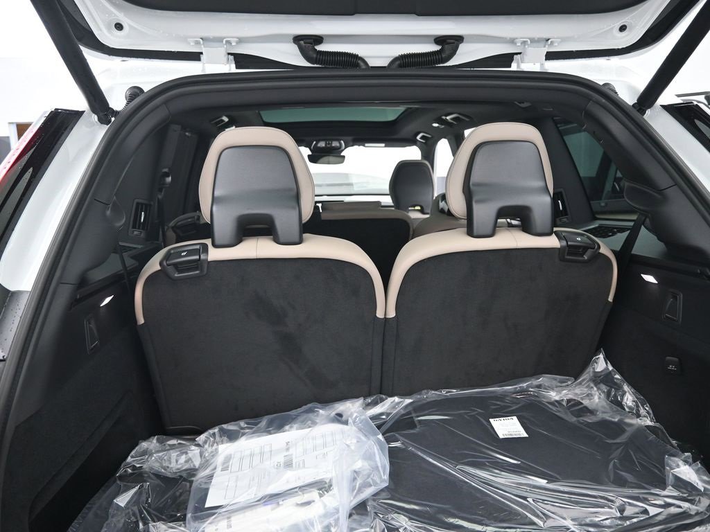 New 2026 Volvo XC90 B6 Ultra image 32