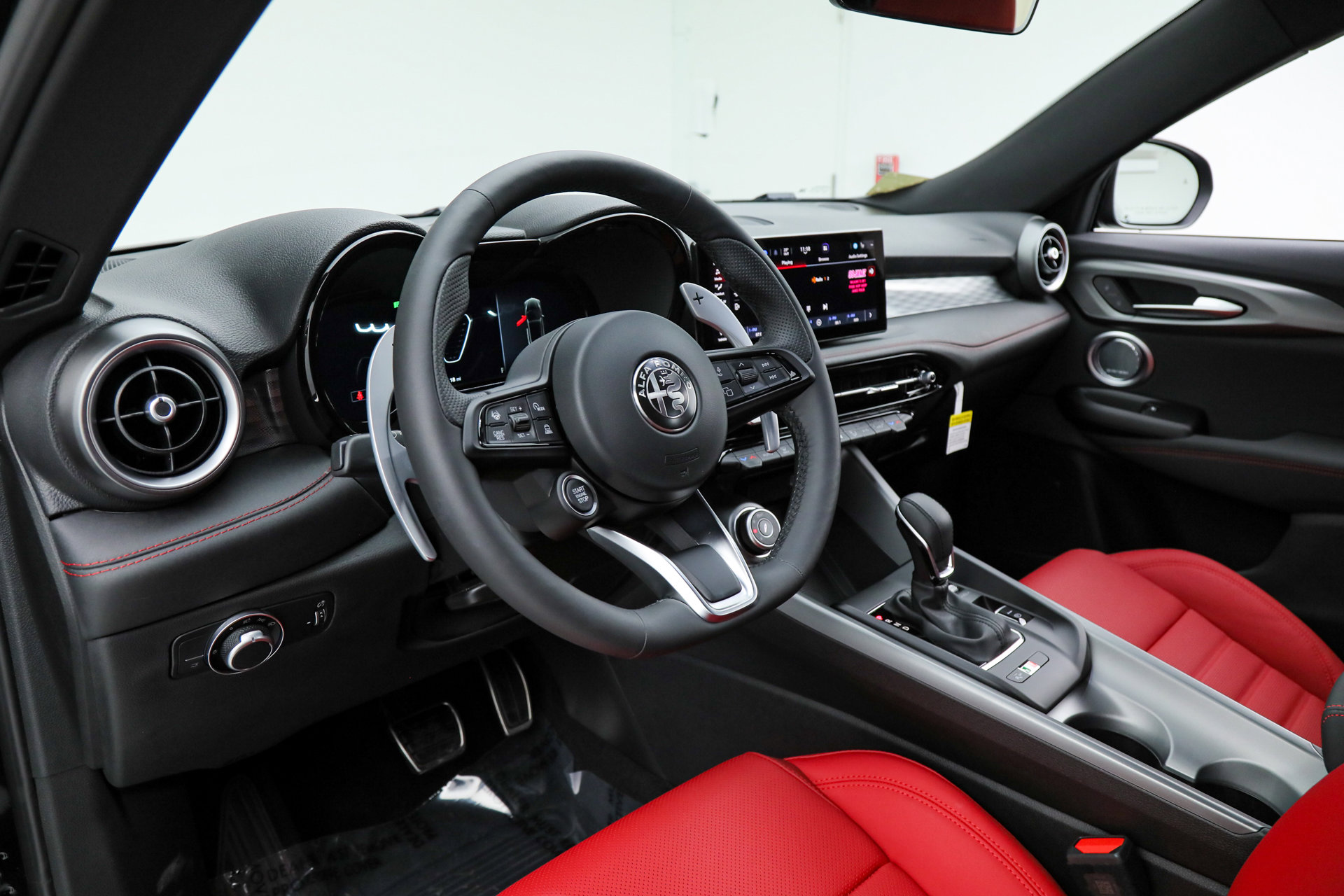 New 2026 Alfa Romeo Tonale Veloce w/ Quick Order Package 23H Volce image 19