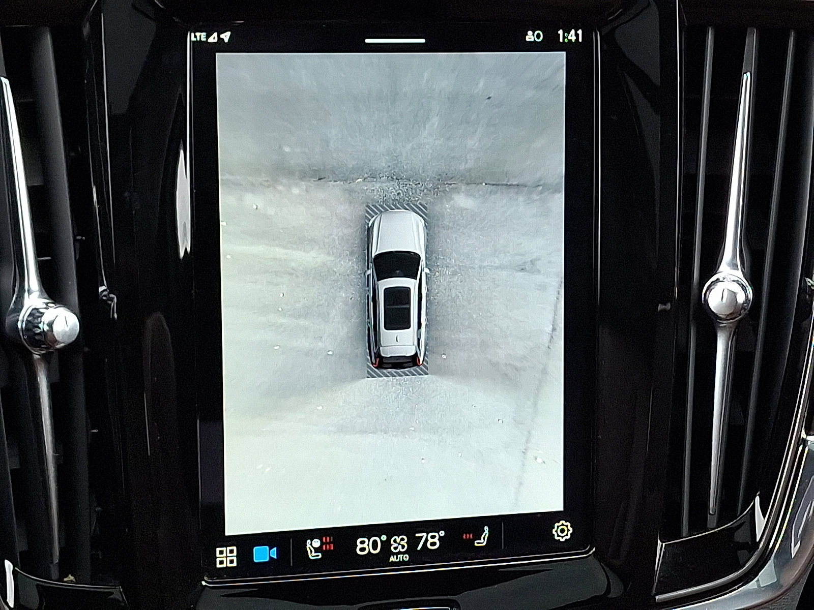 Used 2024 Volvo V90 B6 Cross Country Ultimate image 18