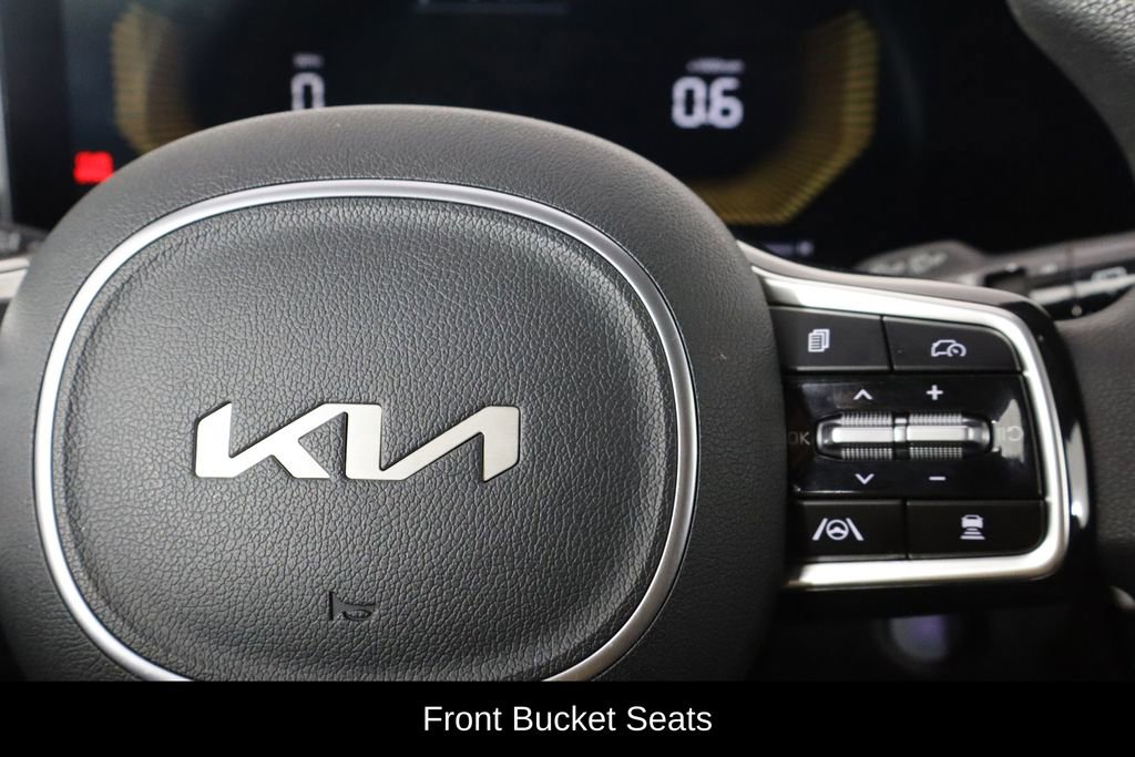 Used 2025 Kia Sorento LX image 10