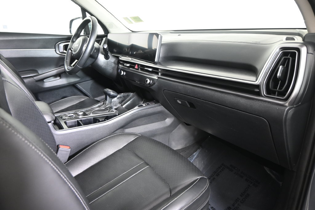 Used 2025 Kia Sorento S FWD image 14