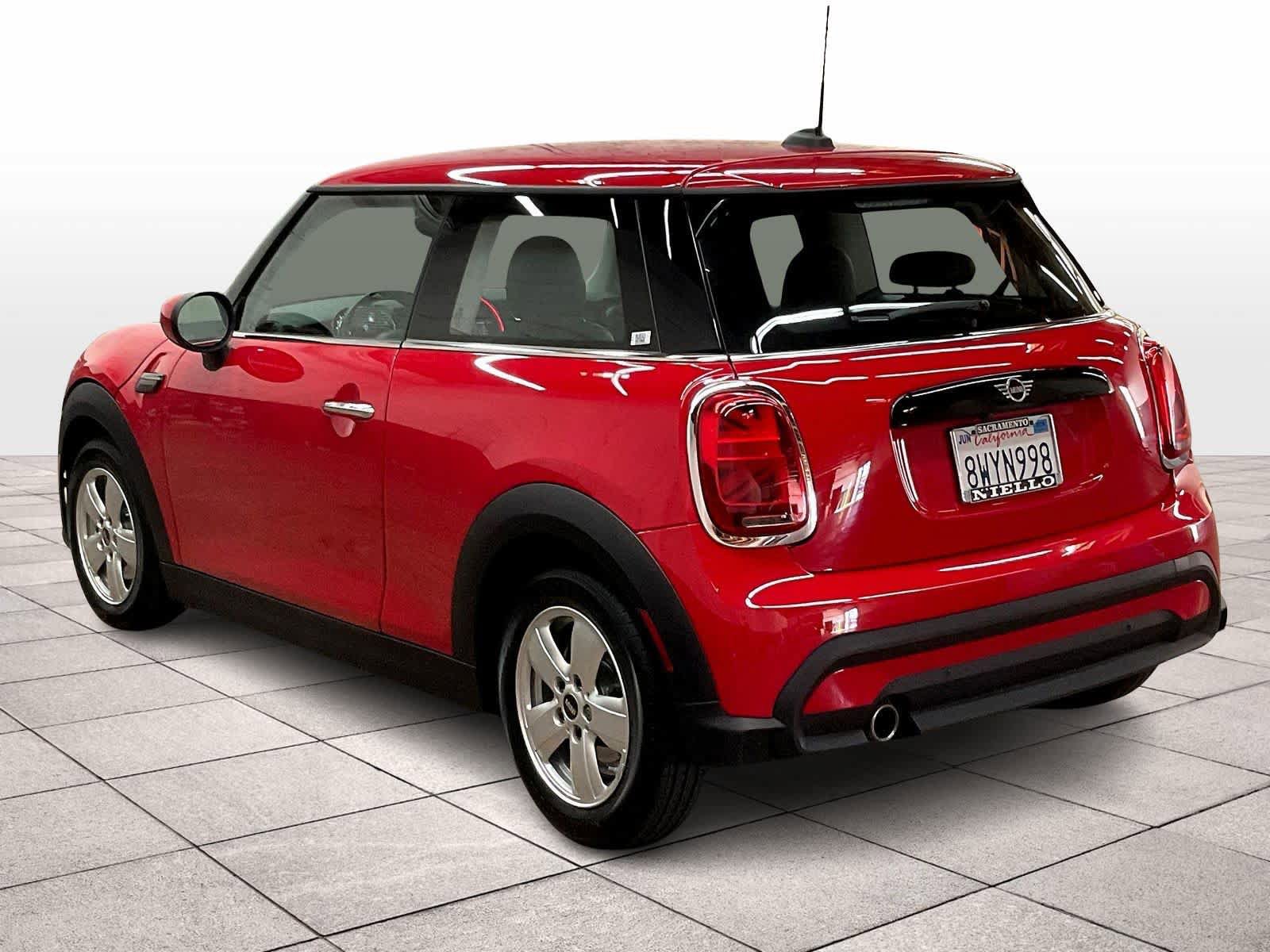 Used 2022 MINI Cooper 2-Door Hardtop image 13