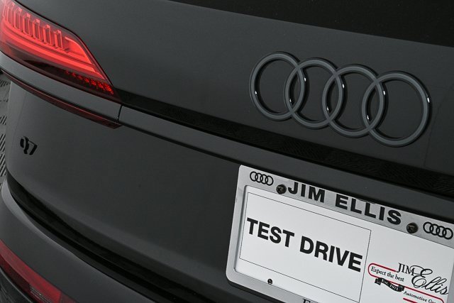 New 2025 Audi Q7 3.0T Prestige image 40