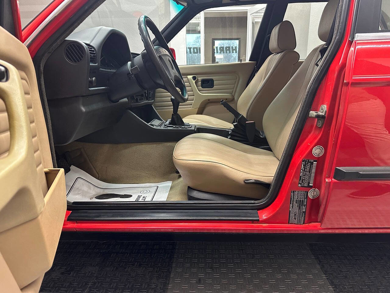 Used 1991 BMW 318i Sedan image 27