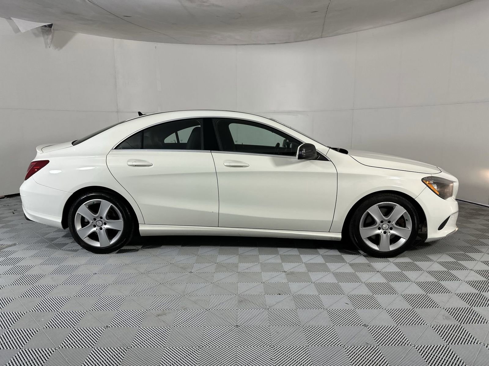 Used 2018 Mercedes-Benz CLA 250 image 9