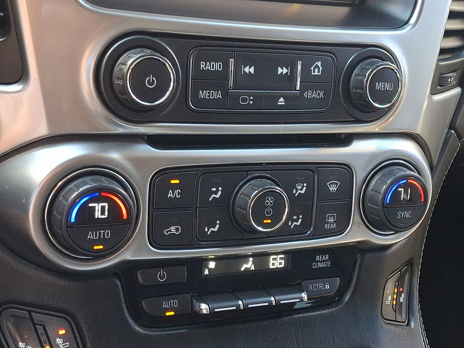 Used 2015 Chevrolet Tahoe LT image 17