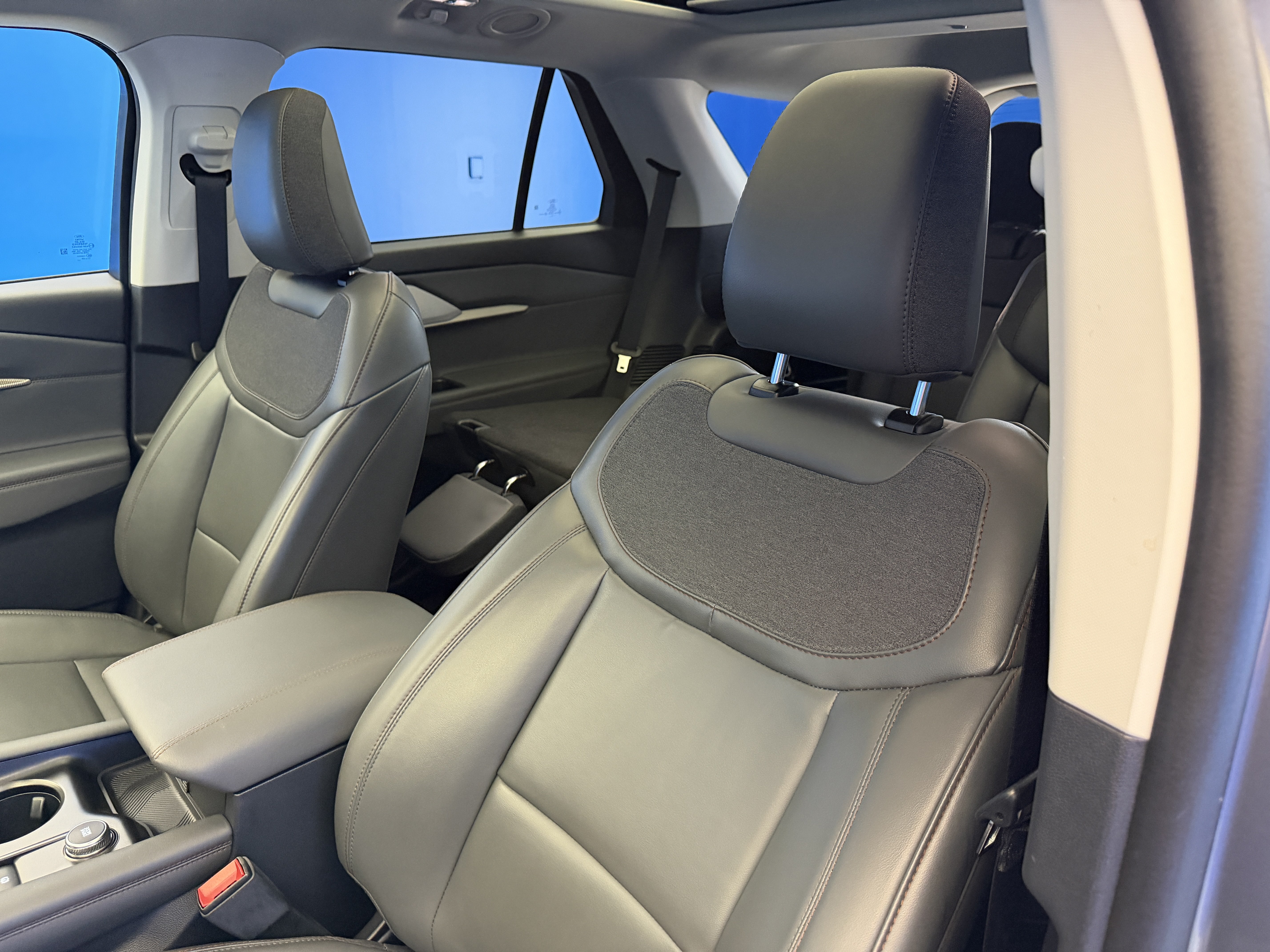 Used 2025 Ford Explorer Active w/ Active Comfort Package AWD/4WD image 12