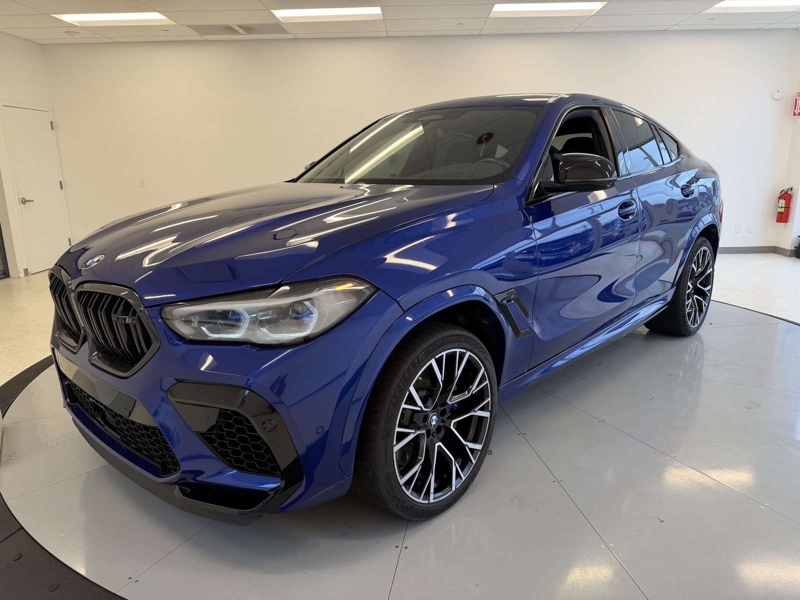 Used 2022 BMW X6 M w/ Competition Package image 3
