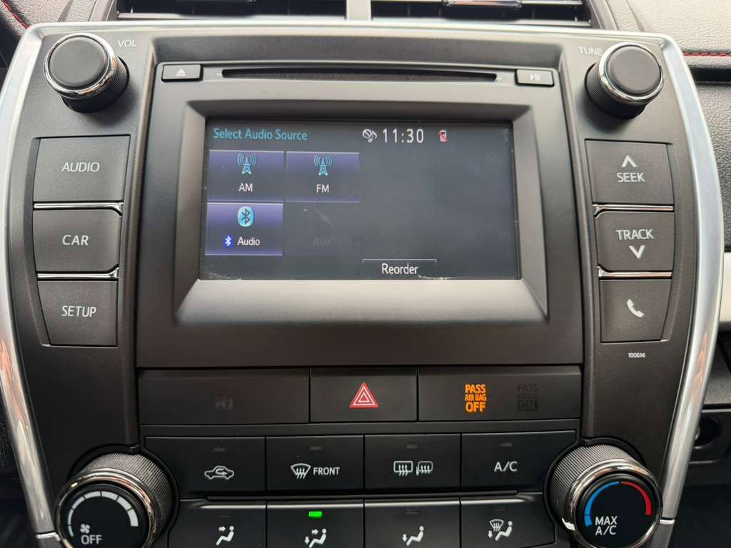 Used 2016 Toyota Camry SE image 19