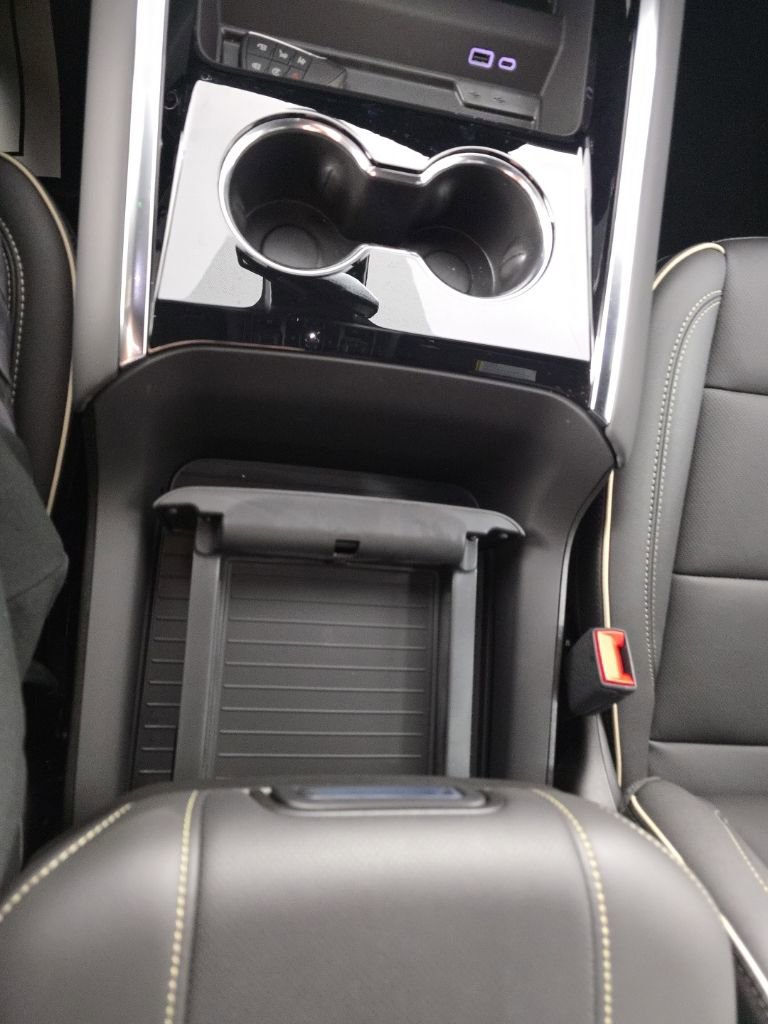 New 2025 Chevrolet Suburban Premier w/ Sun And Tow Package AWD/4WD image 26