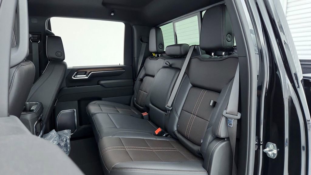 Used 2024 Chevrolet Silverado 2500 High Country w/ Technology Package AWD/4WD image 33