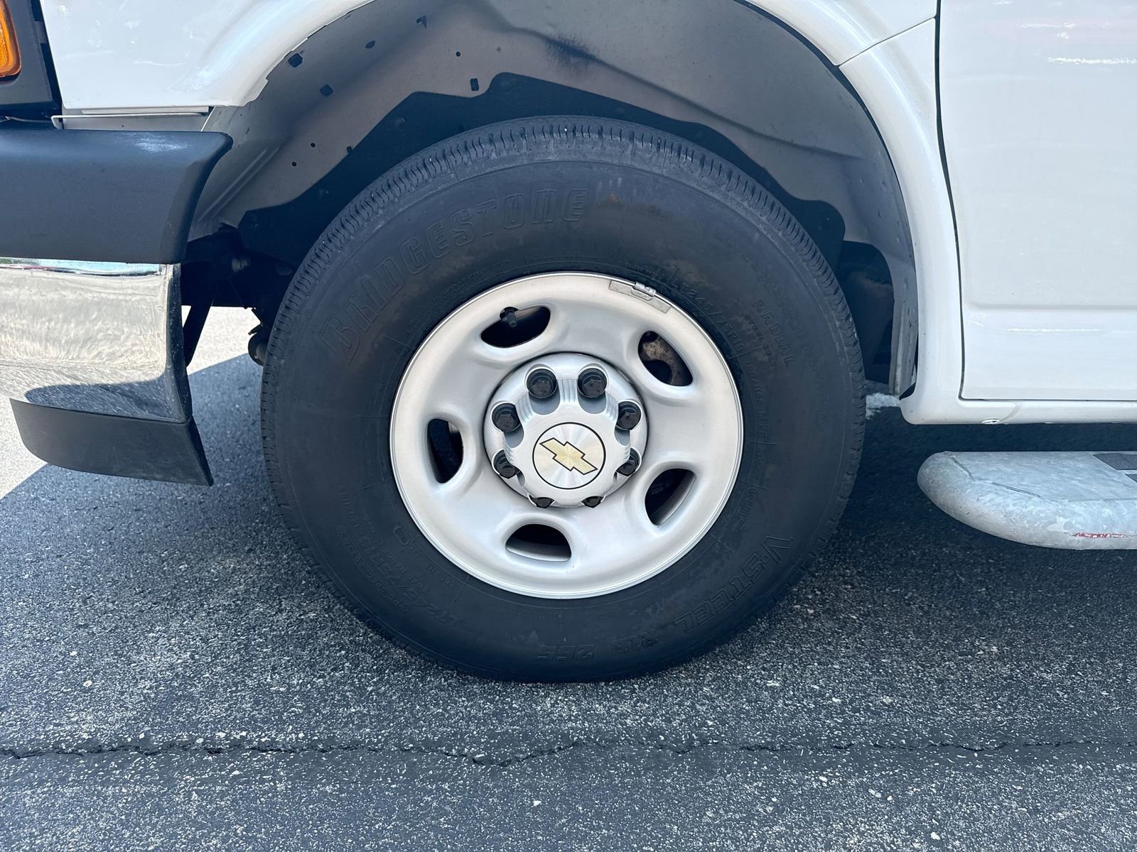 Used 2023 Chevrolet Express 2500 w/ Driver Convenience Package image 24