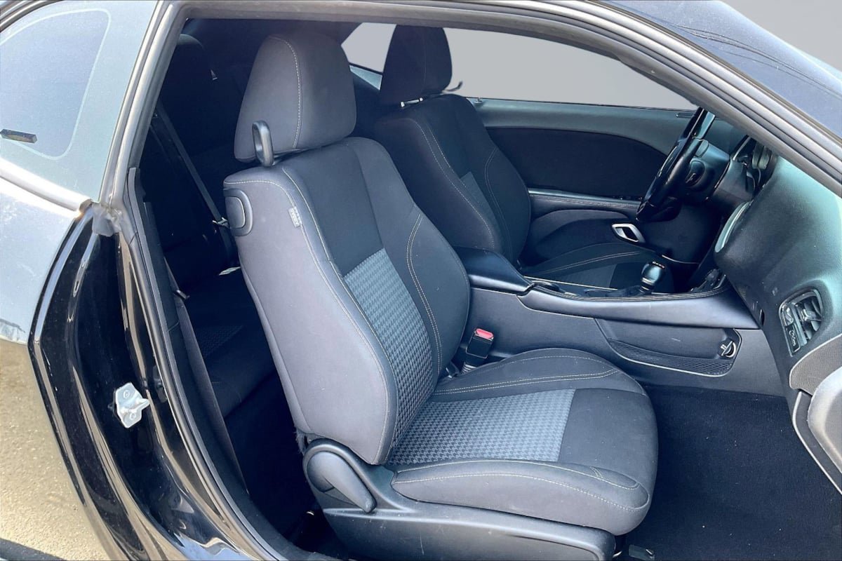Used 2020 Dodge Challenger SXT w/ Blacktop Package RWD image 7
