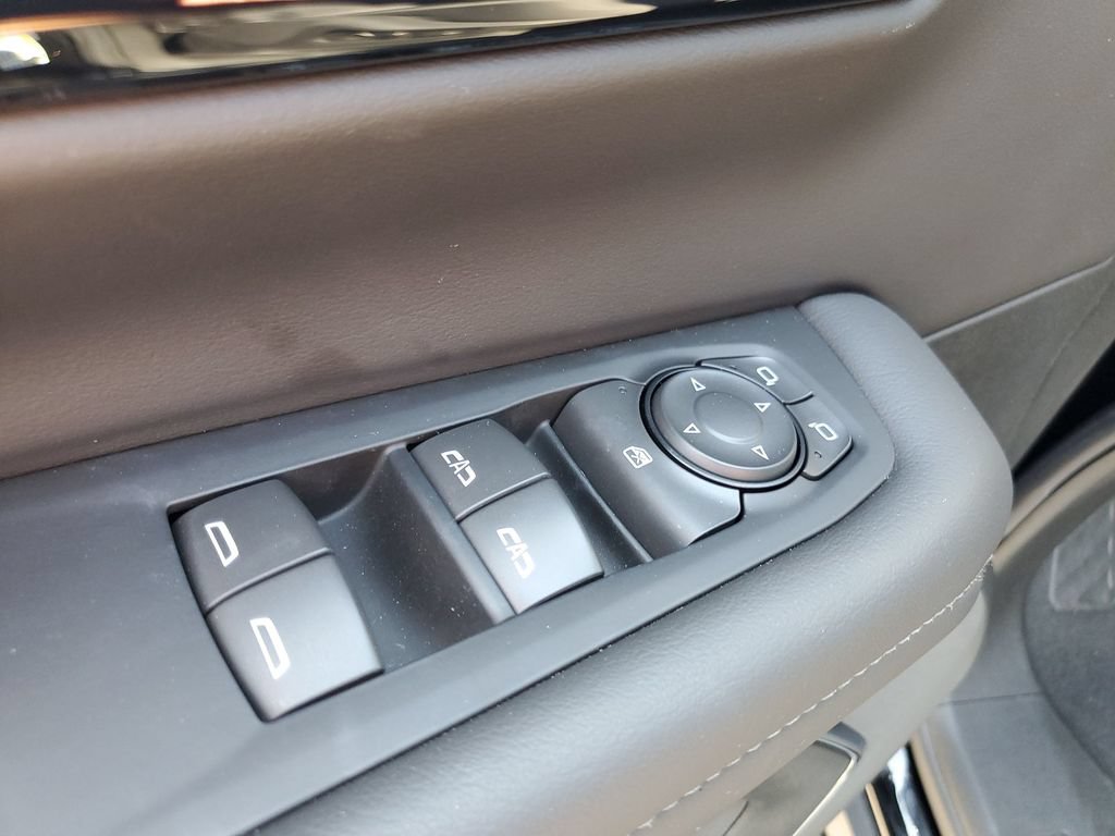 Used 2026 Chevrolet Tahoe LS RWD image 23