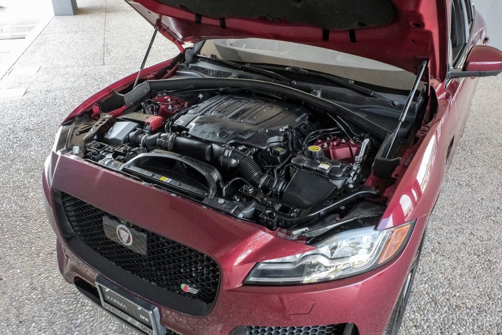 Used 2017 Jaguar F-PACE S image 62