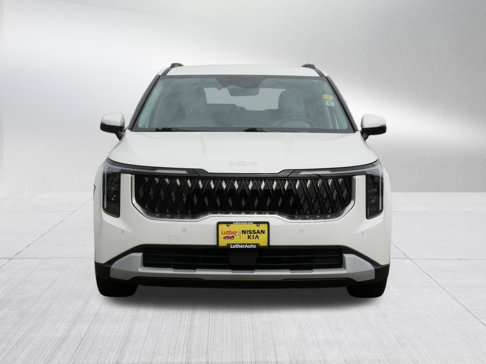 Used 2025 Kia Carnival EX FWD video 2