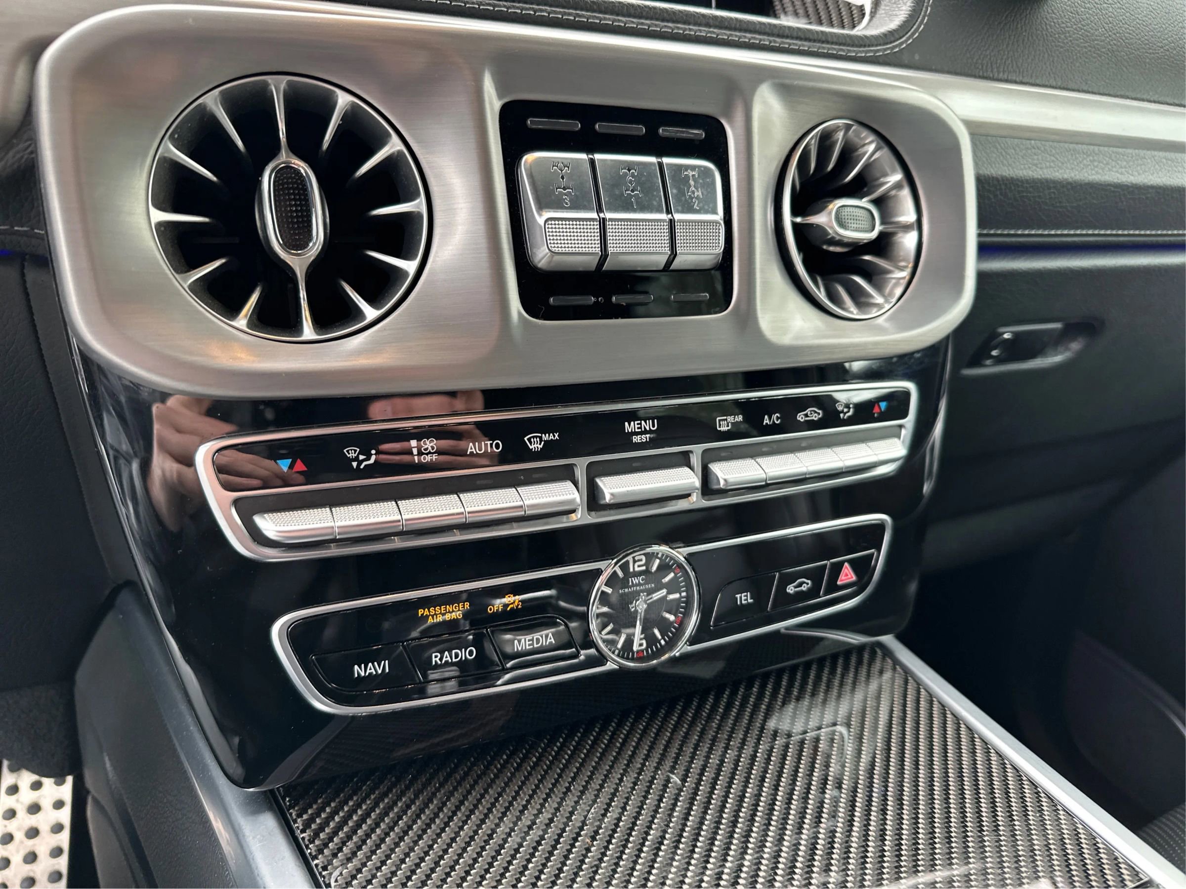 Used 2019 Mercedes-Benz G 63 AMG 4MATIC w/ Parking Package image 27