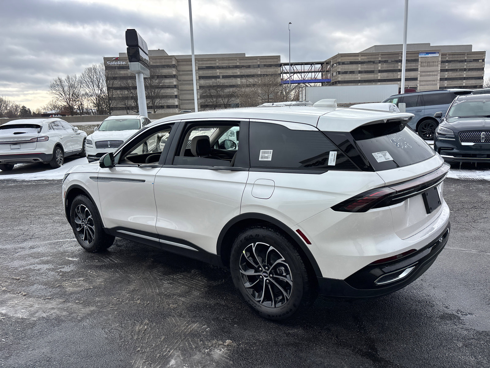 New 2026 Lincoln Nautilus Premier image 5