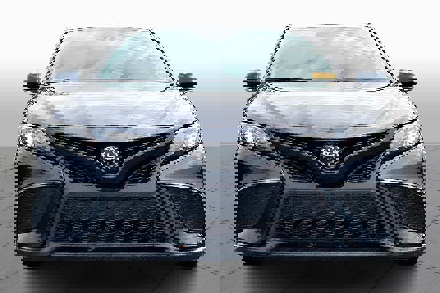 Certified 2021 Toyota Camry SE w/ Convenience Package image 5