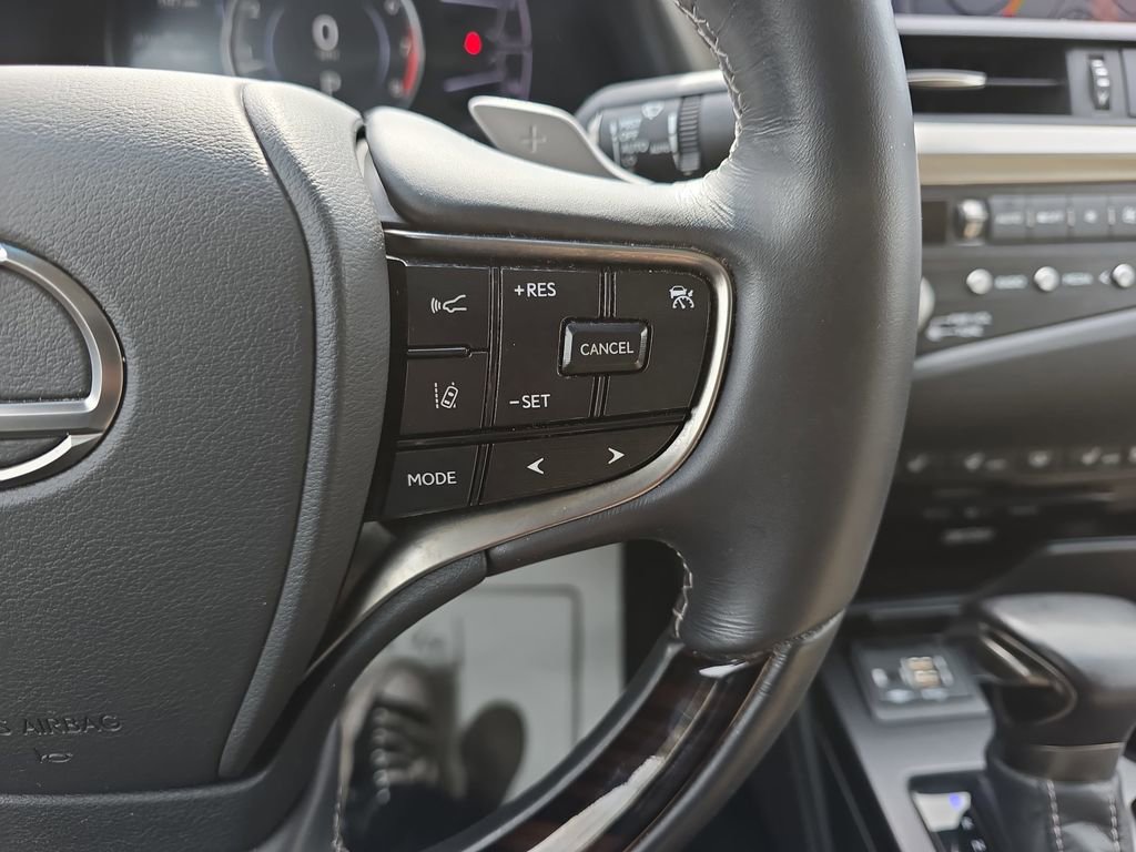 Used 2021 Lexus ES 350 Ultra Luxury w/ Accessory Package 2 image 22