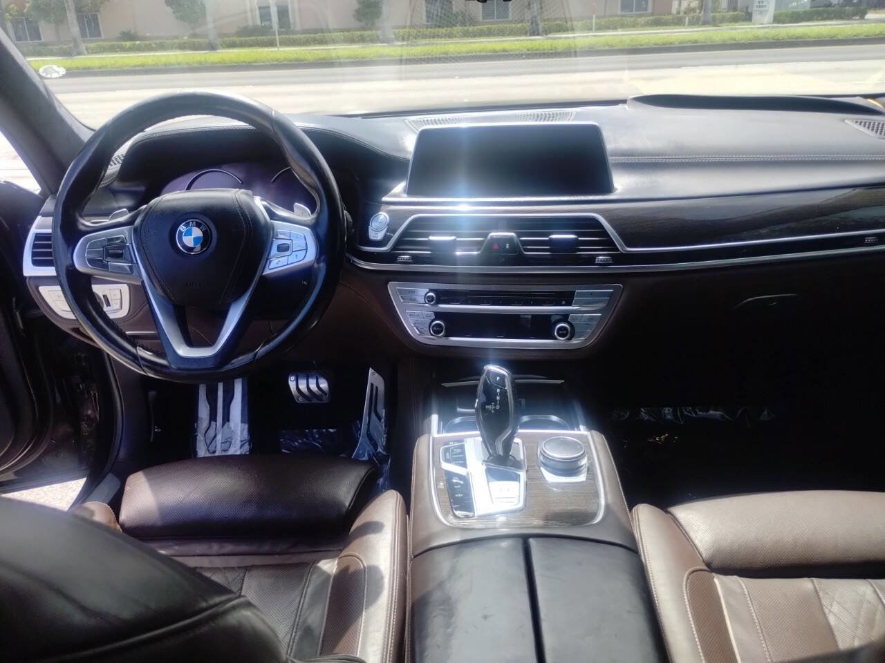 Used 2016 BMW 750i image 33