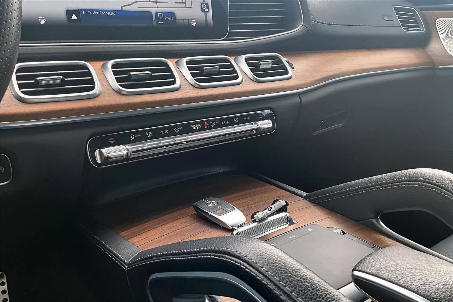 Used 2025 Mercedes-Benz GLS 450 4MATIC image 37