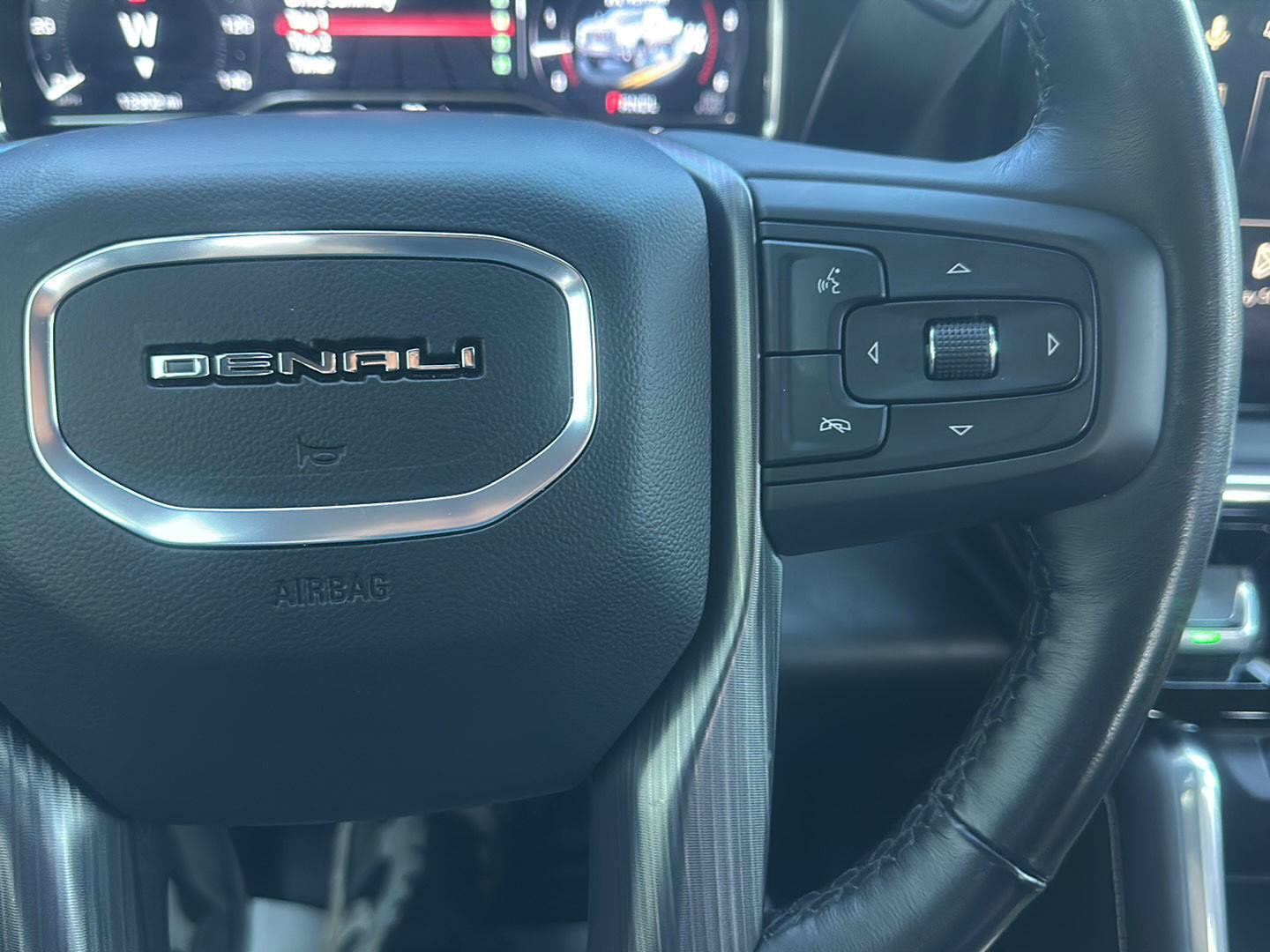Used 2025 GMC Sierra 3500 Denali Ultimate AWD/4WD image 33
