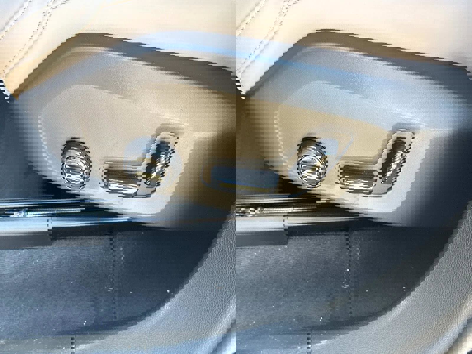 New 2026 Volvo XC60 B5 Plus w/ Climate Package image 18