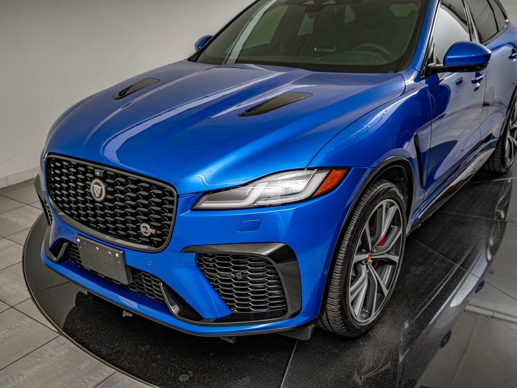 Used 2022 Jaguar F-PACE SVR image 17
