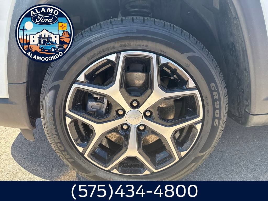 Used 2024 Jeep Compass Latitude image 2