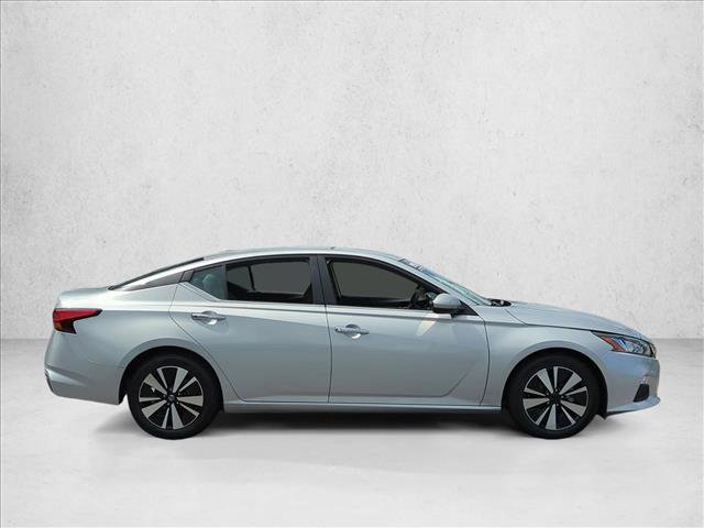 Used 2022 Nissan Altima 2.5 SV FWD image 4
