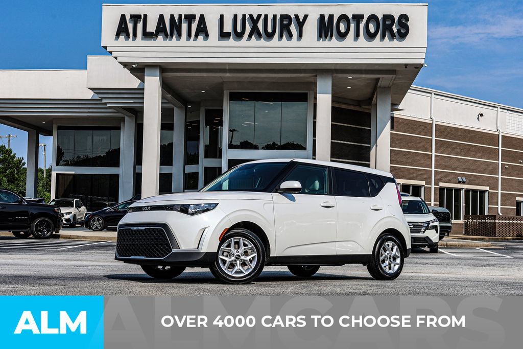Used 2025 Kia Soul LX w/ LX Technology Package FWD image 2