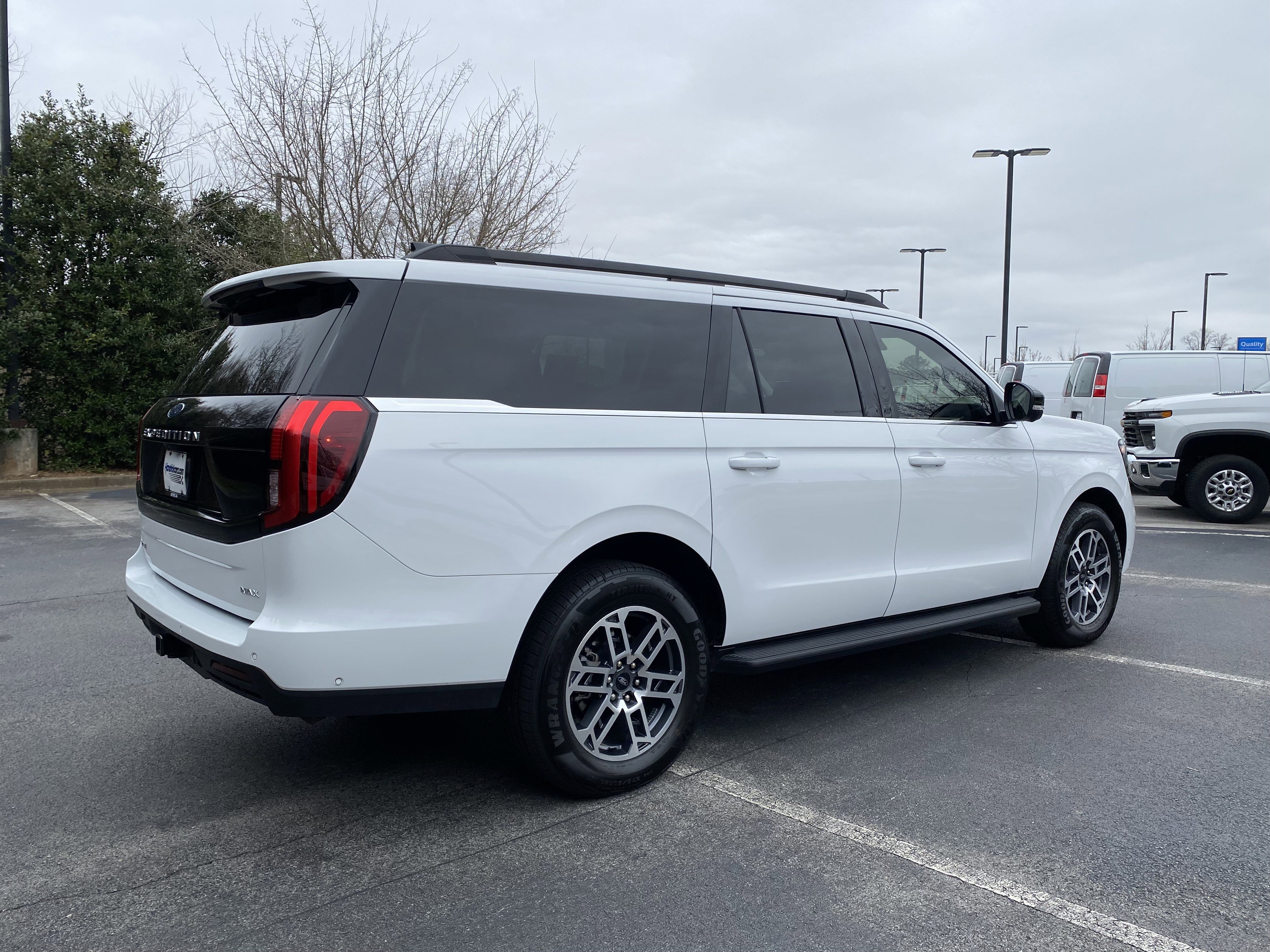 Used 2025 Ford Expedition Max Active image 9