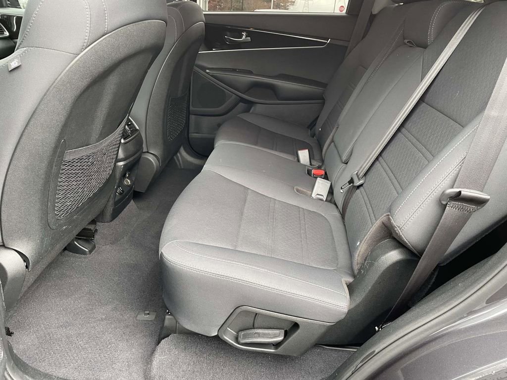 Used 2019 Kia Sorento LX image 12