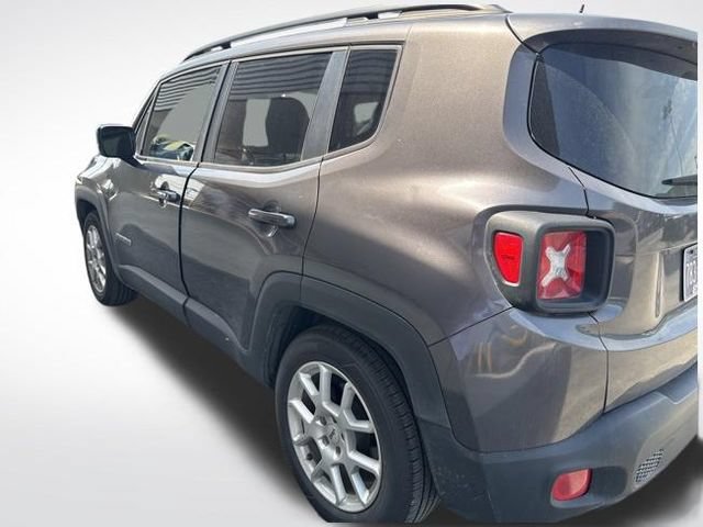 Used 2018 Jeep Renegade Latitude FWD image 8
